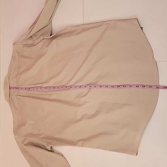 Van Heusen  Men's Dress Shirt Regular Fit Poplin Solid/ 15.5 ( 32/33). - Picture 7 of 11